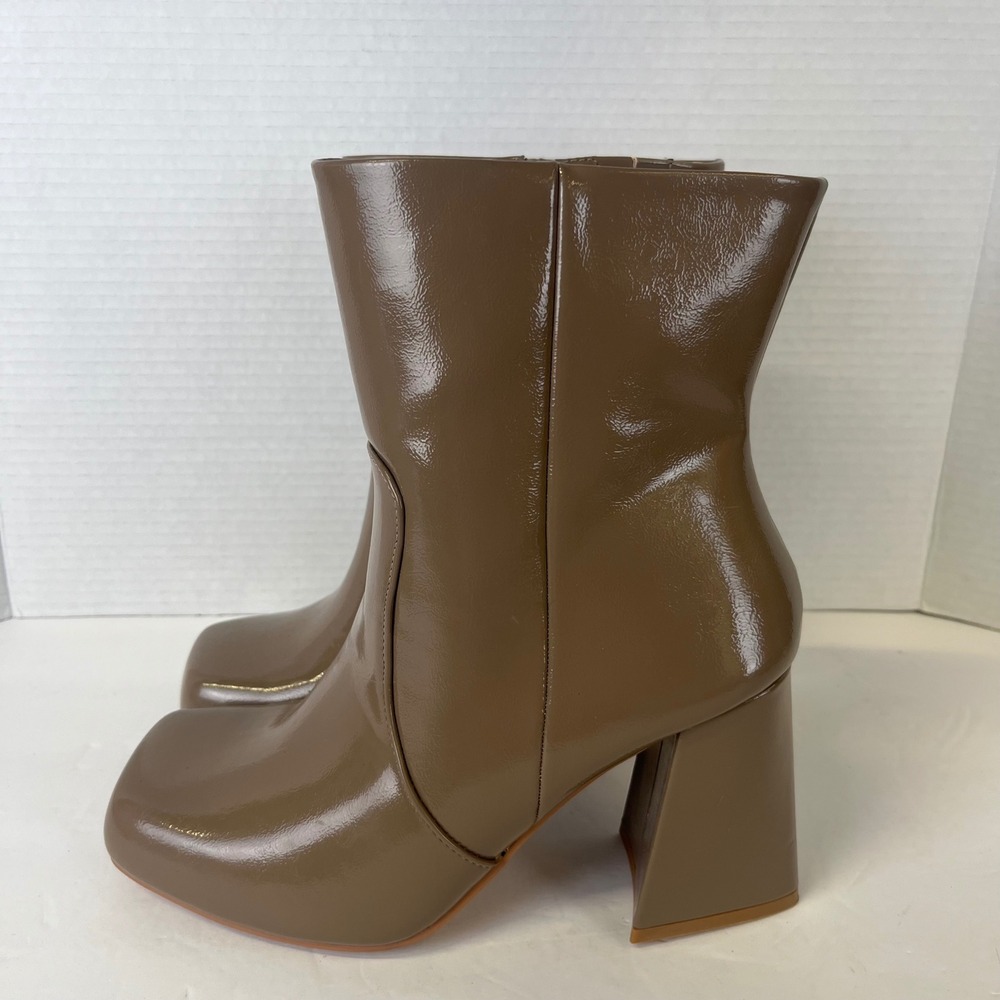 Torrid Taupe Patent Square Toe Triangle Heel Bootie Ankle Boots 7.5 NEW - Picture 4 of 7